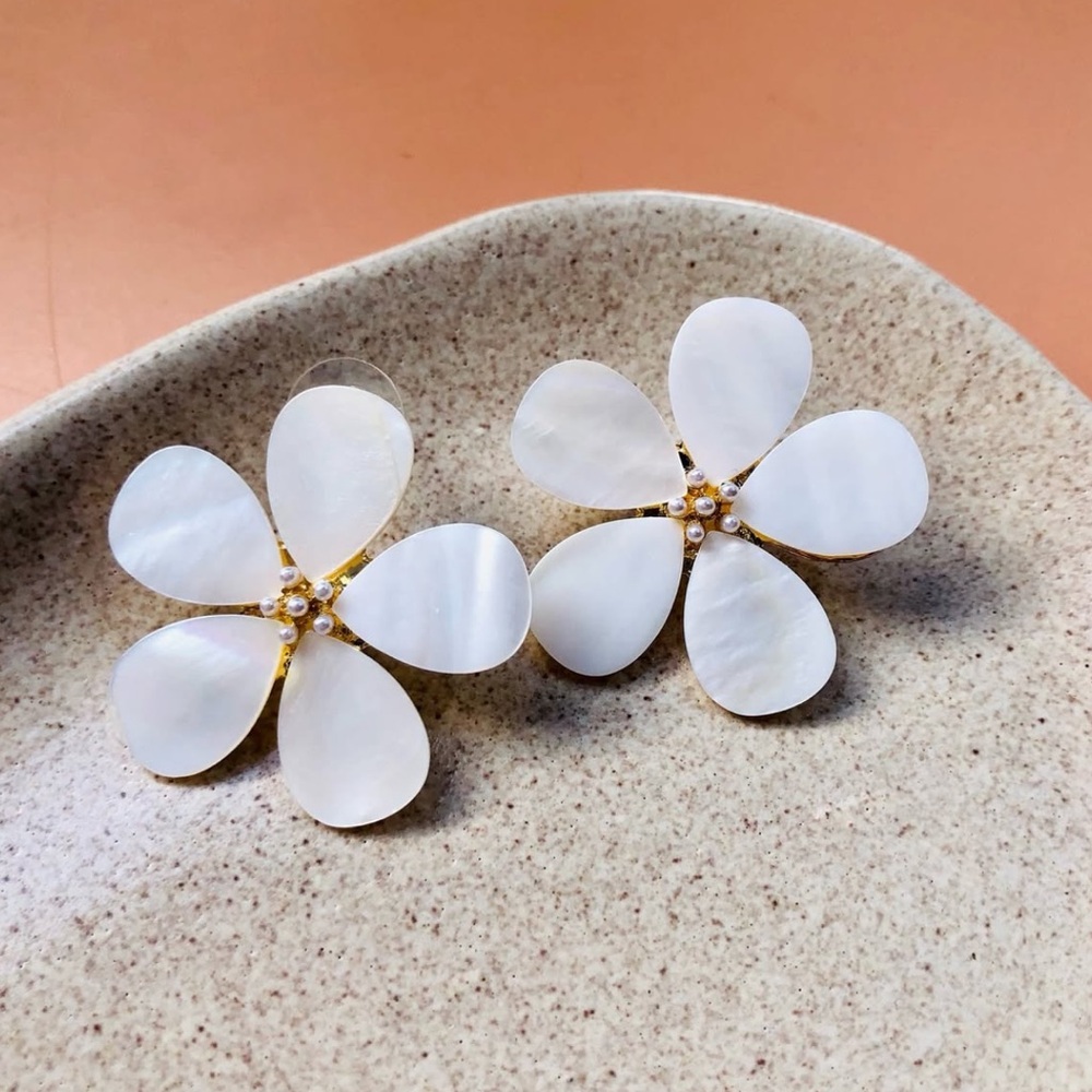 Elegant White Floral Earrings
